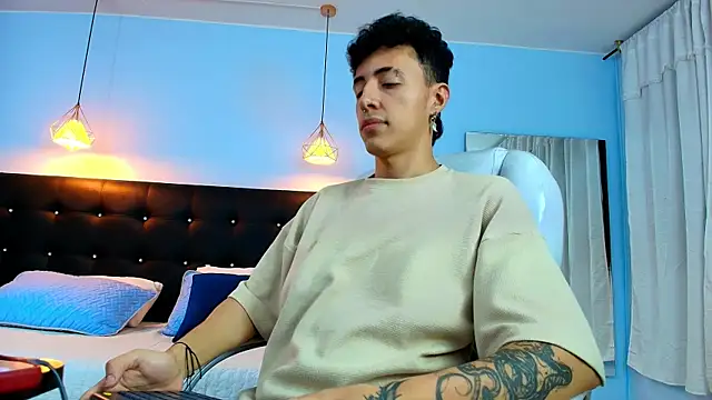 Snapshot of Lobo_17_ chatting on February 26, 2025, 7:31 am Lobo 17 online show from February 26, 2025, 7:31 am