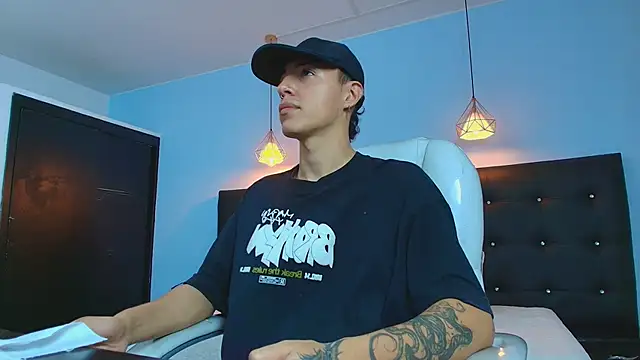 Snapshot of Lobo_17_ chatting on March 9, 2025, 3:54 am Lobo 17 online show from March 9, 2025, 3:54 am