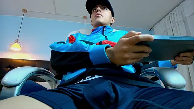 Snapshot of Lobo_17_ chatting on March 14, 2025, 7:59 am Lobo 17 online show from March 14, 2025, 7:59 am