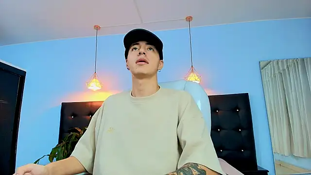 Snapshot of Lobo_17_ chatting on March 21, 2025, 3:44 am Lobo 17 online show from March 21, 2025, 3:44 am