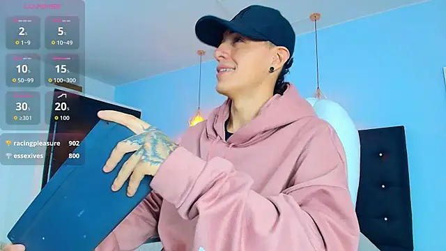 Snapshot of Lobo_17_ chatting on September 11, 2025, 3:50 am Lobo 17 online show from September 11, 2025, 3:50 am