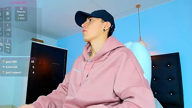 Snapshot of Lobo_17_ chatting on October 1, 2025, 3:45 am Lobo 17 online show from October 1, 2025, 3:45 am