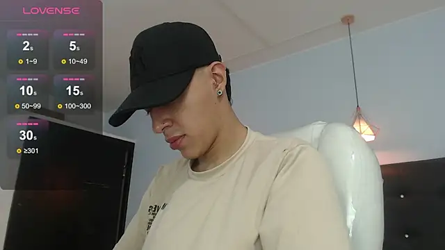 Snapshot of Lobo_17_ chatting on October 7, 2025, 3:36 am Lobo 17 online show from October 7, 2025, 3:36 am