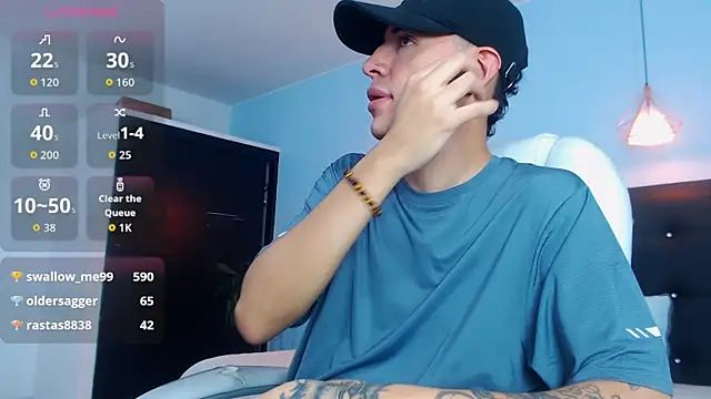 Snapshot of Lobo_17_ chatting on October 11, 2025, 3:39 am Lobo 17 online show from October 11, 2025, 3:39 am