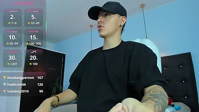 Snapshot of Lobo_17_ chatting on October 19, 2025, 3:40 am Lobo 17 online show from October 19, 2025, 3:40 am