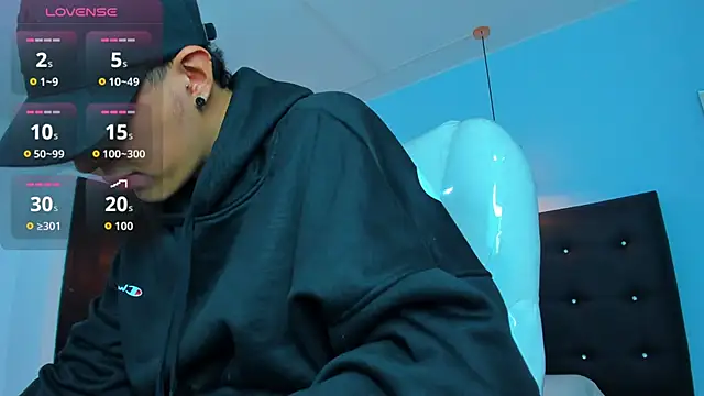 Snapshot of Lobo_17_ chatting on October 30, 2025, 3:52 am Lobo 17 online show from October 30, 2025, 3:52 am