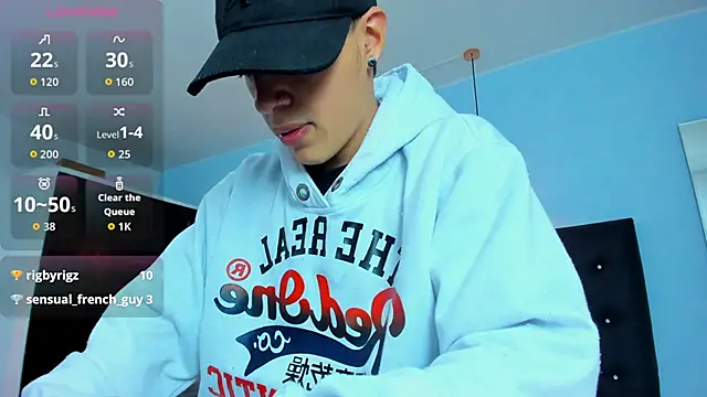 Snapshot of Lobo_17_ chatting on October 31, 2025, 3:40 am Lobo 17 online show from October 31, 2025, 3:40 am