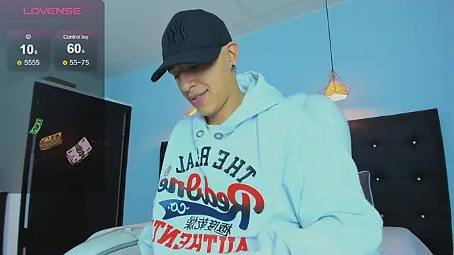 Lobo 17  online show from November 13, 2025, 3:49 am