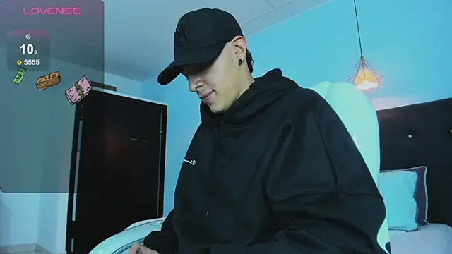 Lobo 17  online show from November 16, 2025, 3:45 am