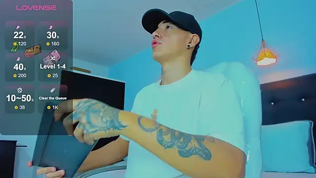 Lobo 17  online show from November 18, 2025, 3:45 am