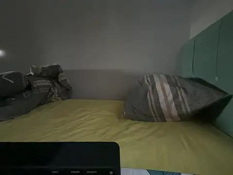 Snapshot of sweetspider35 chatting on January 27, 2025, 2:46 pm sweetspider35 online show from January 27, 2025, 2:46 pm