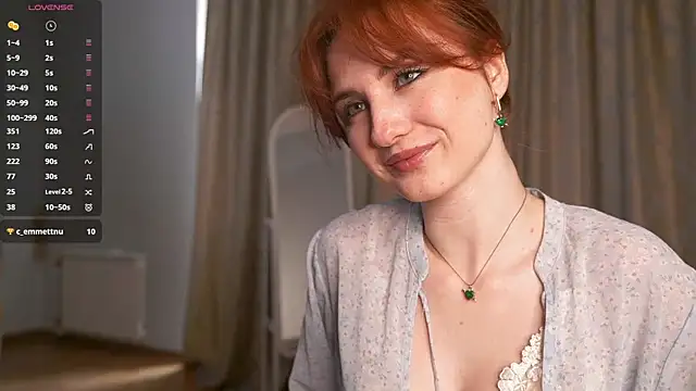 Snapshot of EsmaCrumbley chatting on March 8, 2025, 4:23 am EsmaCrumbley online show from March 8, 2025, 4:23 am