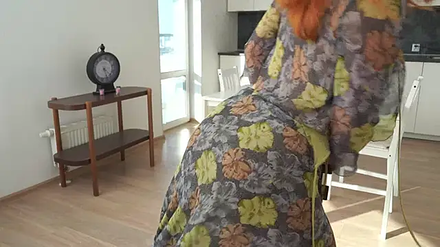 Snapshot of EsmaCrumbley chatting on October 6, 2025, 4:43 am EsmaCrumbley online show from October 6, 2025, 4:43 am