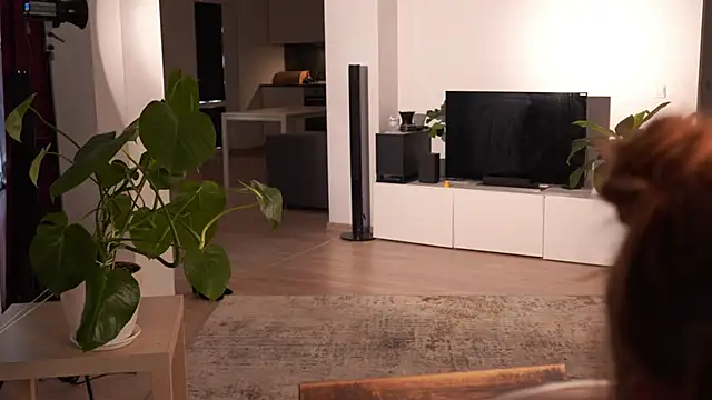 EsmaCrumbley online show from March 30, 2026, 4:35 am