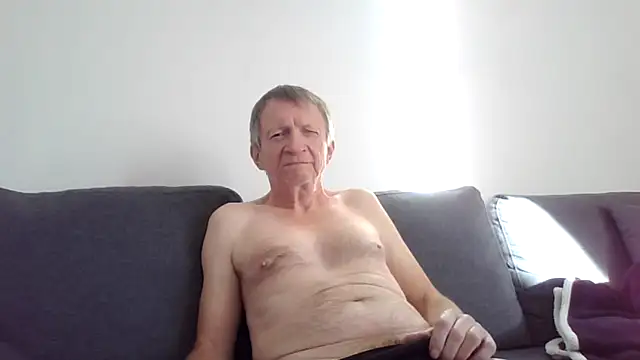 naturiste974 online show from October 16, 2025, 3:35 pm