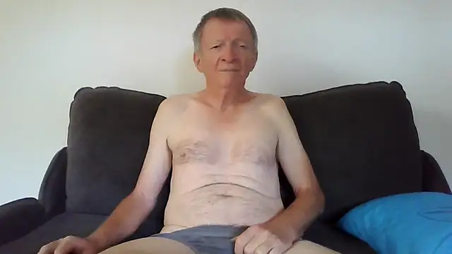 naturiste974 online show from February 6, 2026, 7:12 am