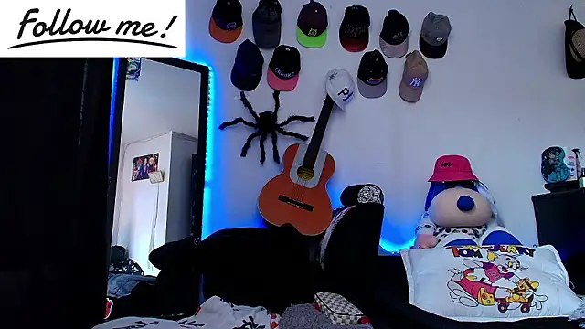 Snapshot of twink_sebas_ chatting on December 2, 2024, 5:48 pm twink sebas online show from December 2, 2024, 5:48 pm