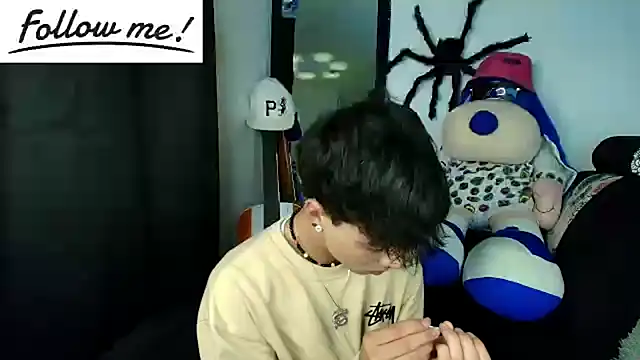 Snapshot of twink_sebas_ chatting on December 10, 2024, 8:08 am twink sebas online show from December 10, 2024, 8:08 am