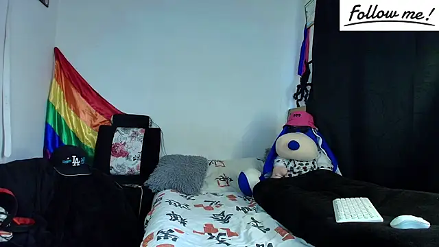 Snapshot of twink_sebas_ chatting on December 14, 2024, 12:01 pm twink sebas online show from December 14, 2024, 12:01 pm