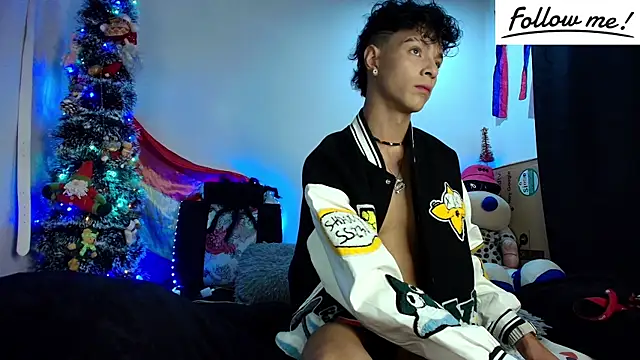 Snapshot of twink_sebas_ chatting on December 17, 2024, 4:34 am twink sebas online show from December 17, 2024, 4:34 am