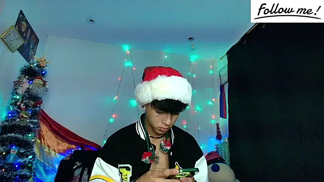 Snapshot of twink_sebas_ chatting on December 24, 2024, 10:44 am twink sebas online show from December 24, 2024, 10:44 am