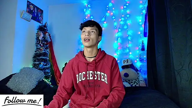 Snapshot of twink_sebas_ chatting on January 1, 2025, 8:02 am twink sebas online show from January 1, 2025, 8:02 am