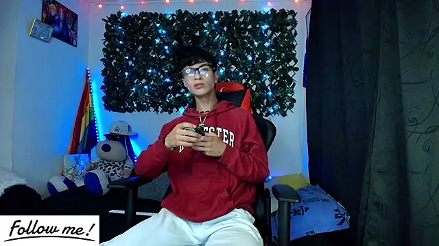 Snapshot of twink_sebas_ chatting on January 11, 2025, 4:16 am twink sebas online show from January 11, 2025, 4:16 am