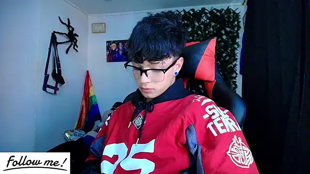 Snapshot of twink_sebas_ chatting on January 19, 2025, 7:15 pm twink sebas online show from January 19, 2025, 7:15 pm