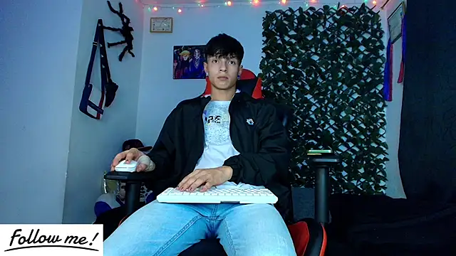 Snapshot of twink_sebas_ chatting on February 3, 2025, 3:09 am twink sebas online show from February 3, 2025, 3:09 am