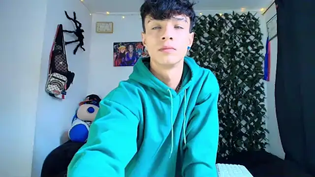 Snapshot of twink_sebas_ chatting on February 8, 2025, 6:22 pm twink sebas online show from February 8, 2025, 6:22 pm