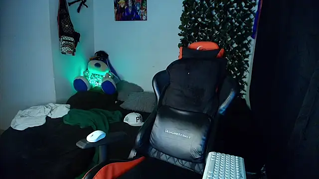 Snapshot of twink_sebas_ chatting on February 9, 2025, 6:33 am twink sebas online show from February 9, 2025, 6:33 am