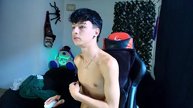 Snapshot of twink_sebas_ chatting on February 9, 2025, 3:34 pm twink sebas online show from February 9, 2025, 3:34 pm