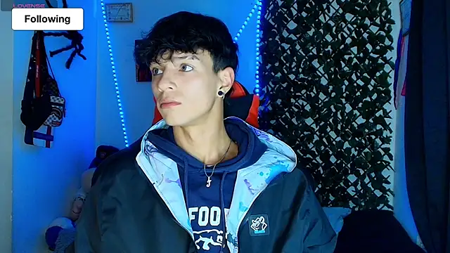 Snapshot of twink_sebas_ chatting on February 19, 2025, 1:29 am twink sebas online show from February 19, 2025, 1:29 am