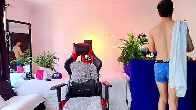 Snapshot of twink_sebas_ chatting on October 11, 2025, 7:12 pm twink sebas online show from October 11, 2025, 7:12 pm