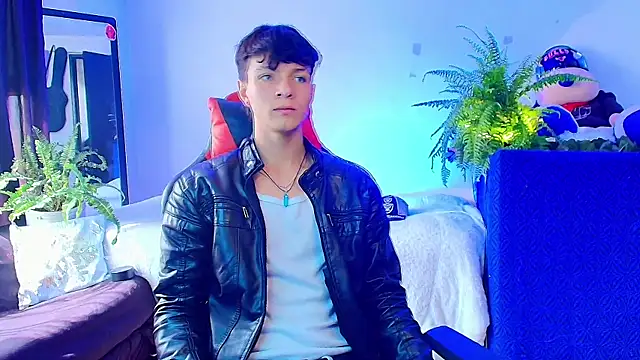 Snapshot of twink_sebas_ chatting on October 15, 2025, 2:28 pm twink sebas online show from October 15, 2025, 2:28 pm