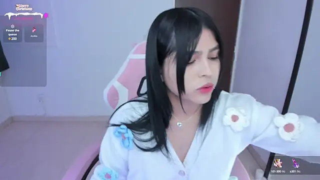 Snapshot of misshoneyxxx chatting on December 14, 2024, 2:34 am misshoneyxxx online show from December 14, 2024, 2:34 am