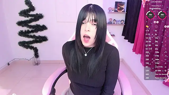 Snapshot of misshoneyxxx chatting on January 3, 2025, 12:43 am misshoneyxxx online show from January 3, 2025, 12:43 am