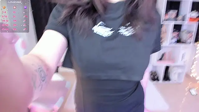 Snapshot of misshoneyxxx chatting on March 19, 2025, 1:54 am misshoneyxxx online show from March 19, 2025, 1:54 am