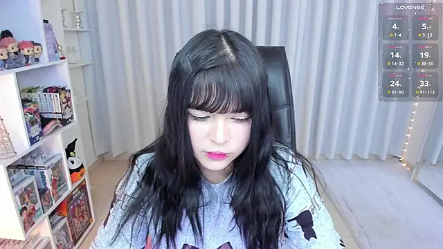 Snapshot of misshoneyxxx chatting on November 5, 2025, 3:17 am misshoneyxxx online show from November 5, 2025, 3:17 am