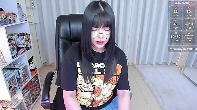 Snapshot of misshoneyxxx chatting on November 7, 2025, 4:45 am misshoneyxxx online show from November 7, 2025, 4:45 am