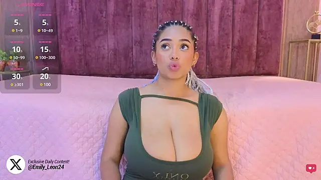 Snapshot of Emy_leon chatting on January 12, 2025, 7:42 pm Emy leon online show from January 12, 2025, 7:42 pm