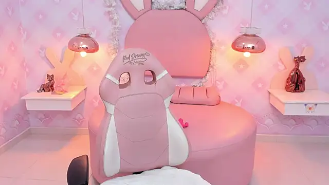 Saraa Skinny online show from December 13, 2024, 3:32 pm