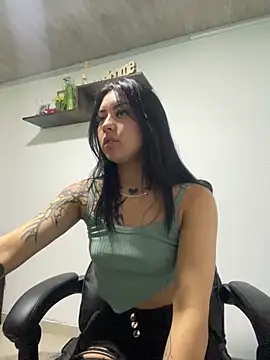 emily 22x online show from December 27, 2024, 9:54 pm