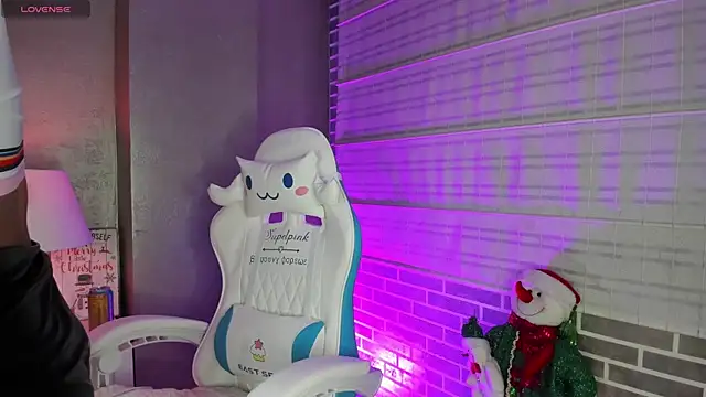 Amber villalobos  online show from December 15, 2024, 4:18 am