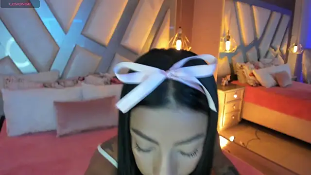 Amber villalobos  online show from September 24, 2025, 3:54 am