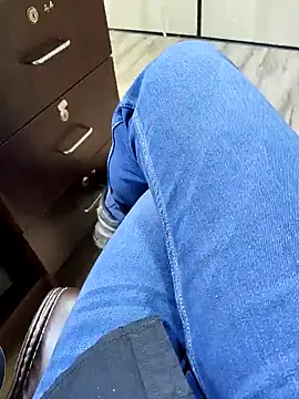 Ishan003 online show from February 19, 2025, 5:05 am