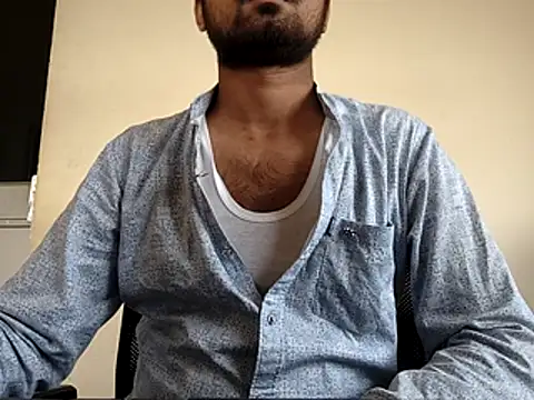 Snapshot of Ishan003 chatting on May 10, 2026, 6:40 am Ishan003 online show from May 10, 2026, 6:40 am