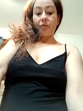 Snapshot of RamyLove36 chatting on February 9, 2025, 2:07 pm RamyLove36 online show from February 9, 2025, 2:07 pm