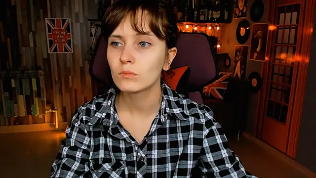 LolaAsmus online show from November 5, 2025, 9:09 am