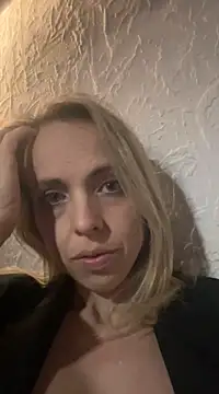 Annelibre online show from December 24, 2024, 9:44 pm